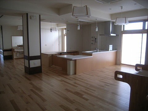 ef8e1277-s.jpg