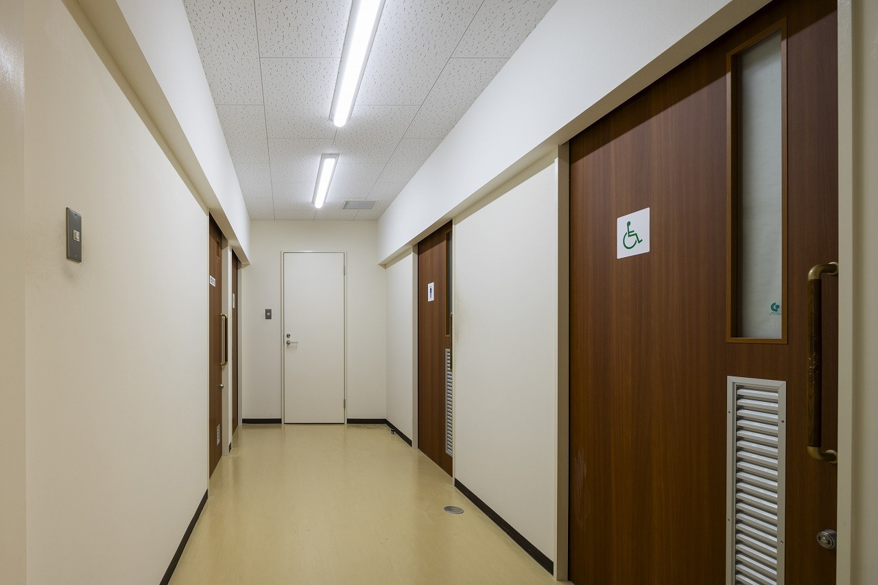 0051st_floor_corridor.jpg